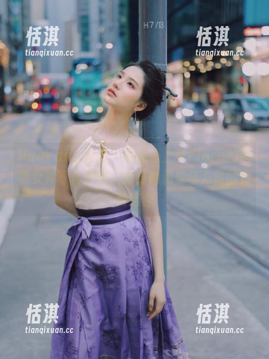 HuaYang花漾 - 细品心上可Flora的高清女神写真原图，感受她温柔与力量的完美结合