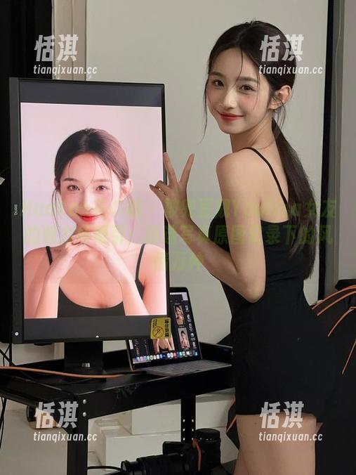 HuaYan花の颜-兜豆靓Youlina HuaYan花の颜 - 被兜豆靓Youlina女友的魅力所吸引:精选写真原图记录下的风情万种