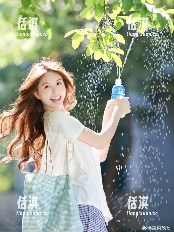 赶快来看看！喵糖映画全新更新男友衬衫套图，让你心动不已！