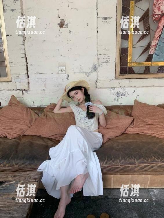 带你领略最新喵糖映画狂三黑丝旗袍作品的绝美图片，尽享视觉盛宴。