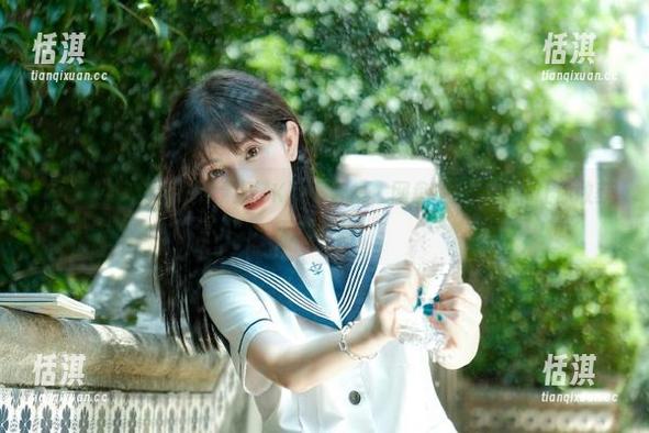 MiiTao蜜桃社 - 伊素妍JK写真合集，网盘专属下载，让你收获无限惊喜！