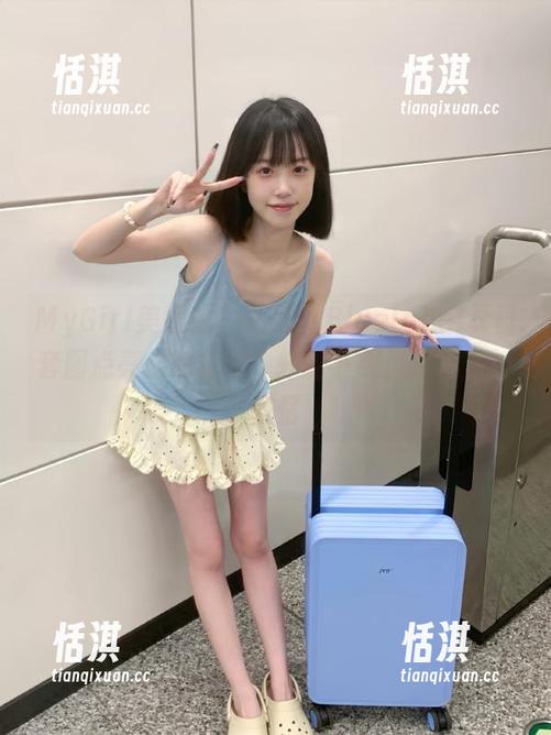 MyGirl美媛馆 - 用妮儿Bluelabel夏日套图点亮你的相册，轻松下载，尽享美好回忆