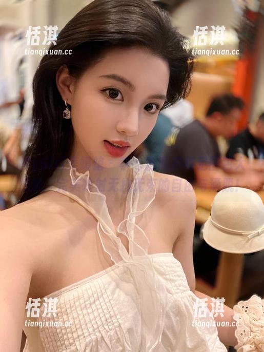 MyGirl美媛馆 - 李七喜私拍裸足图包大放送：完美映射无拘无束的自由与洒脱！