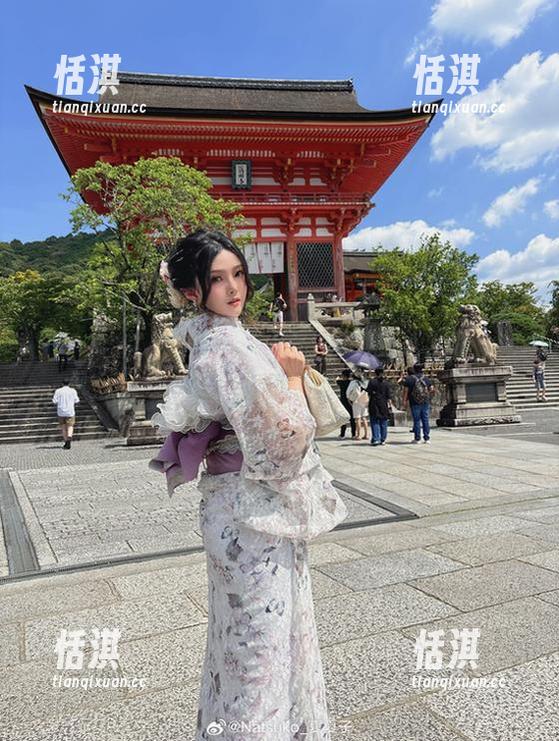 Natsuko夏夏子 Natsuko夏夏子女友的绝美cos套图,让你感受别样魅力