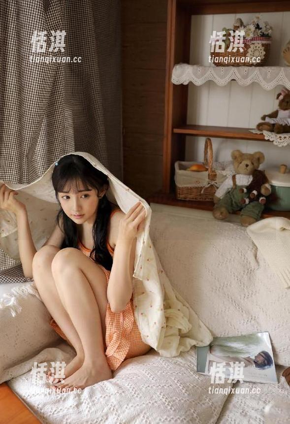 一窥Sonson(손손)Loozy的写真全集，贱女学园的风格与气质尽在眼前