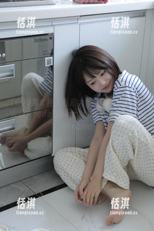 TGOD推女神-婕西儿 TGOD推女神 - 私拍大师:婕西儿的套装作品,redefiningbeautywitheveryframe