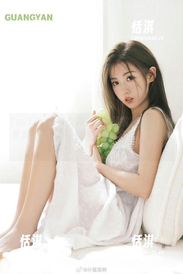 TouTiao头条女神 - 深入了解张蓝欣女神写真资源合集，展现她多元风格与无限魅力