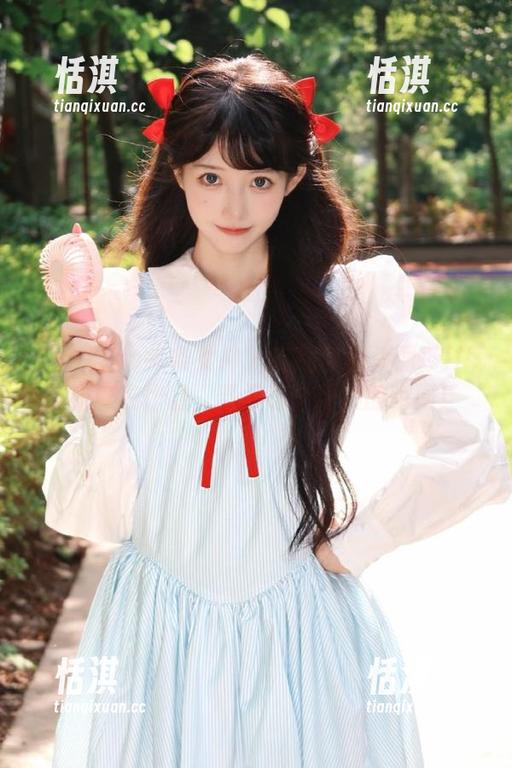 TouTiao头条女神 - 在线收藏爱丽莎lisa的皮衣作品，留下每个动人的瞬间！