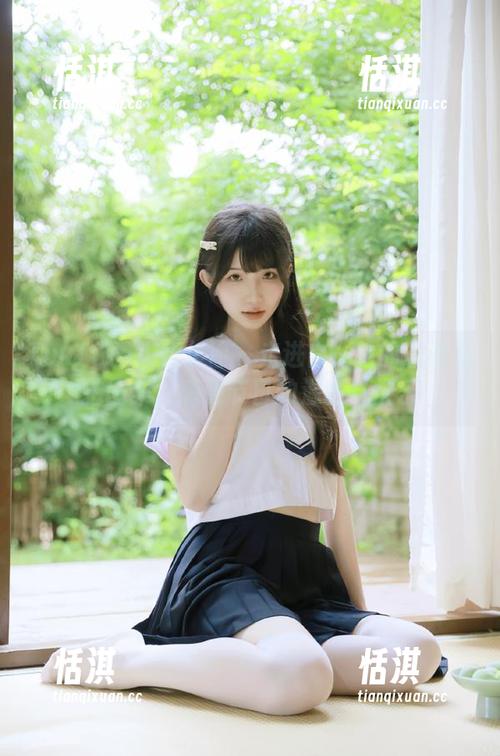 TouTiao头条女神-白一晗 TouTiao头条女神 - 走进白一晗的圣诞私拍图集,感受节日的温暖与快乐