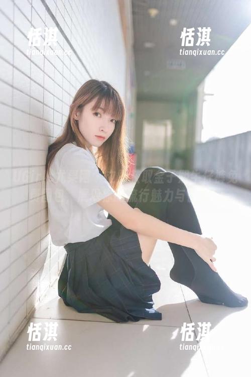 UGirls尤果网-金子熙 UGirls尤果网 - 立即获取金子熙牛仔裤免费图包,展现你的流行魅力与自信!