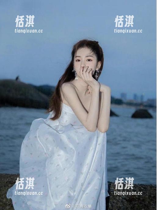 XIAOYU语画界 - 充满魅力的允儿Claire黑色写真更新，精彩图片让你领略异域风情。