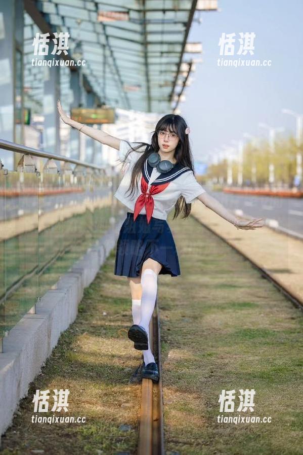 Xiuren秀人网 - 发掘伍晓丽Shirley的个人魅力：她的姐姐写真合集与精彩照片，带你领略不一样的风采
