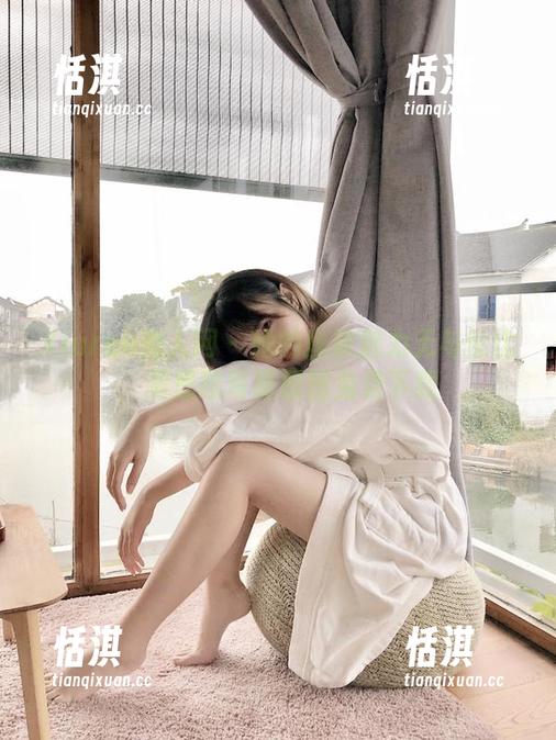 Xiuren秀人网 - 她的丝袜魅力无与伦比，吴思晚写真原图免费下载