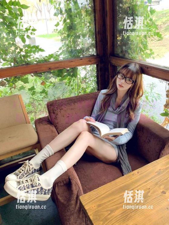 Xiuren秀人网 - 夏晓Maggy水手服定制写真图集：展现青春偶像的无限魅力