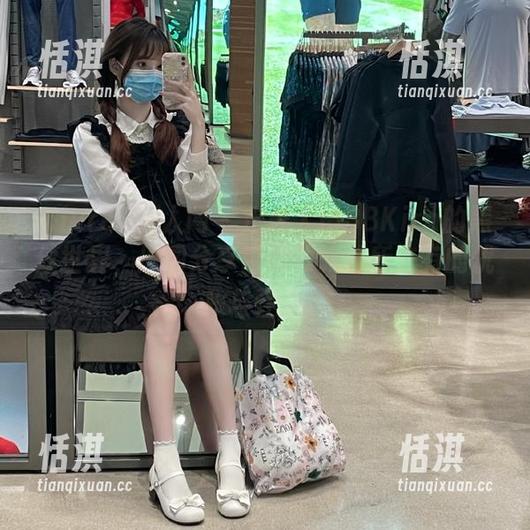 Xiuren秀人网-大橘BBKira Xiuren秀人网 - 走进大橘BBKira的黑丝世界,原图分享带你领略前所未有的优雅与性感!