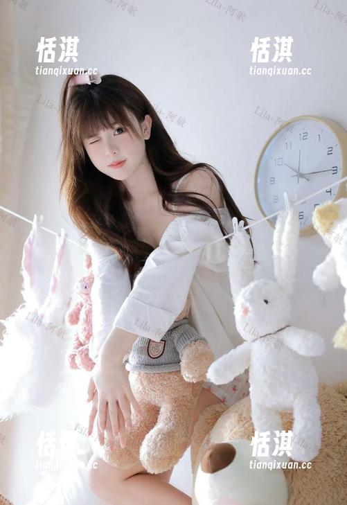 Xiuren秀人网-大白兔吖 Xiuren秀人网 - 最新大白兔吖校服写真合集,带来无尽的少女心与校园的梦幻氛围!