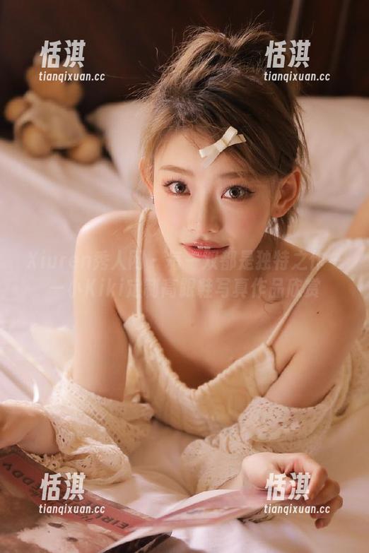Xiuren秀人网-小Kiki Xiuren秀人网 - 每一双都是独特之作——小Kiki定制高跟鞋写真作品欣赏