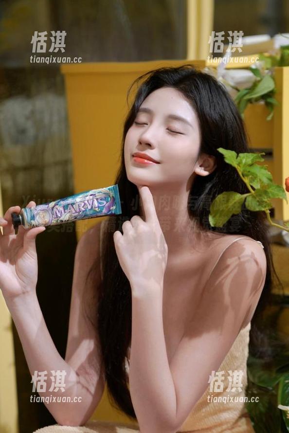 Xiuren秀人网 - 小肉肉咪与高跟鞋的完美搭配，精选图片带来视觉盛宴