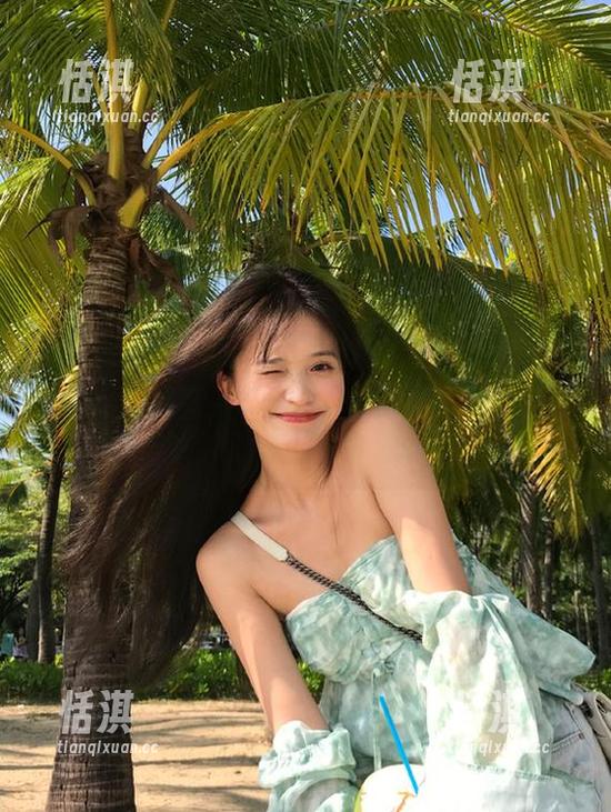 Xiuren秀人网 - 不可错过！小雨baby的高清女孩写真，下载后让你的桌面充满活力！