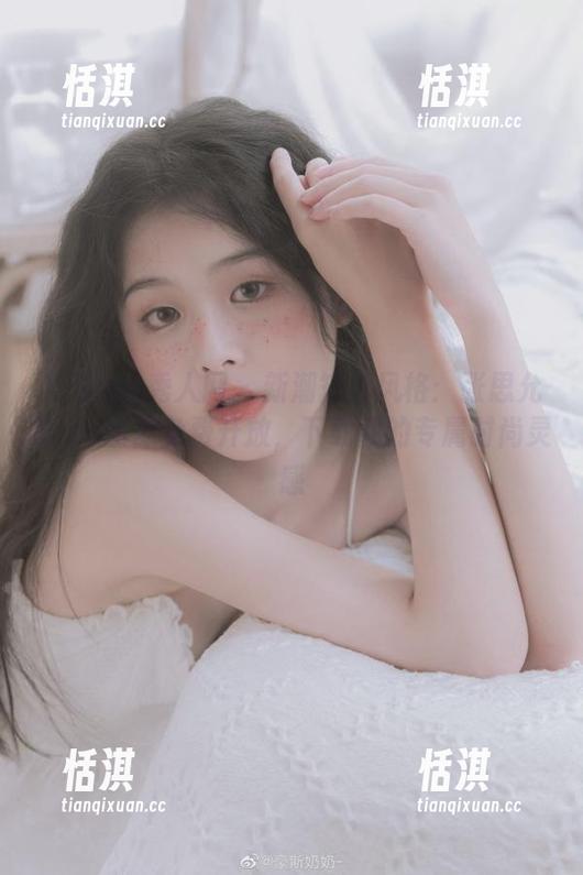 Xiuren秀人网-张思允Nice Xiuren秀人网 - 新潮短裤风格:张思允Nice图库免费开放,下载你的专属时尚灵感