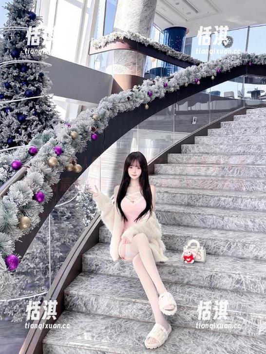 Xiuren秀人网-战姝羽Zina Xiuren秀人网 - 战姝羽Zina的黑色写真集,高清捕捉每一个动人瞬间与细腻情感