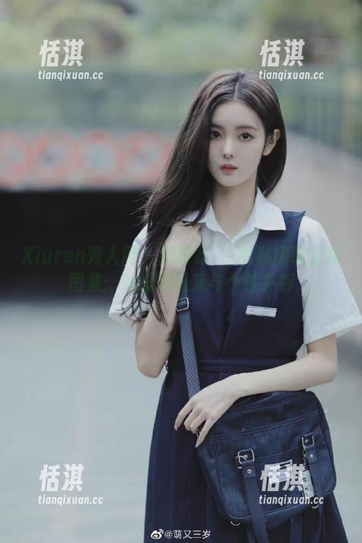 Xiuren秀人网 - 探索章芃芃的私房职业装图集：让职场风采与个性并存