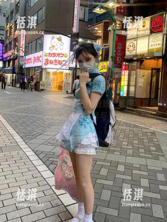 Xiuren秀人网 - 紫怡x妹妹：私房写真图片中展现的青春与活力