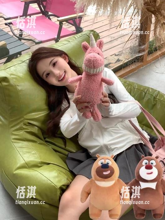 Xiuren秀人网 - 分享陈怡曼coco的美丽女孩写真，让我们一起欣赏那些绚丽的美图