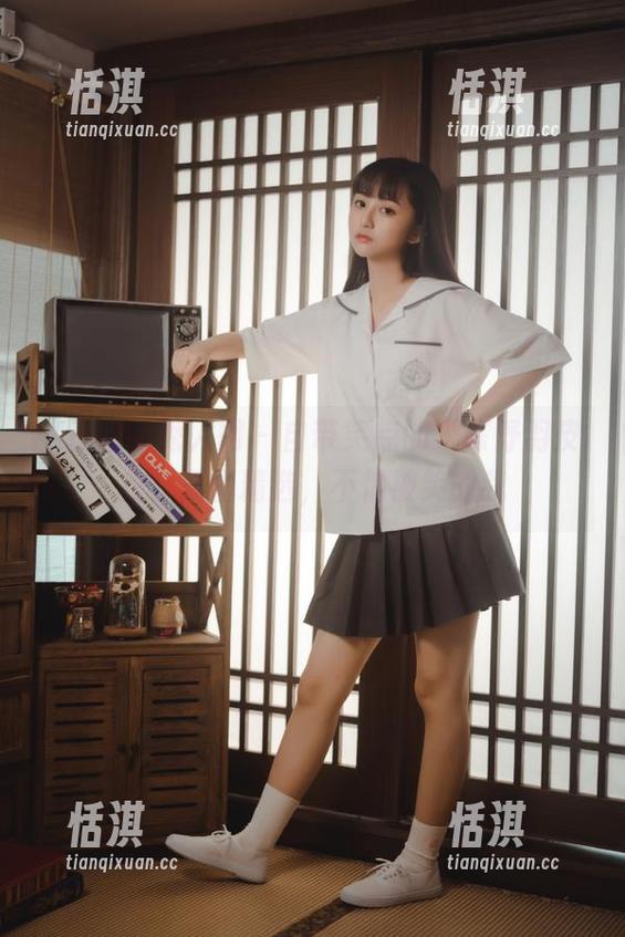 Xiuren秀人网 - 自带笑点的“陈舒羽皮衣”美图精选，不怕被笑的我