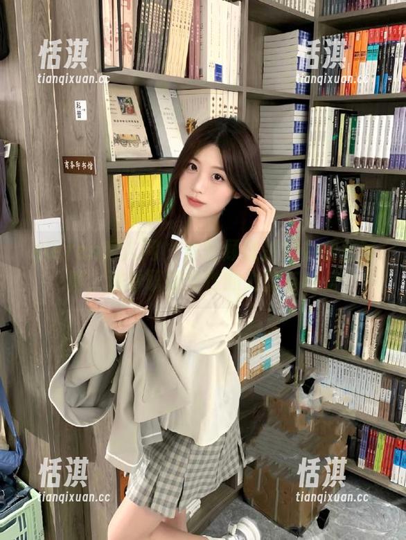 Xiuren秀人网-顾楚楚 Xiuren秀人网 - 体验顾楚楚的办公室写真,观看职场女性的力量与自信