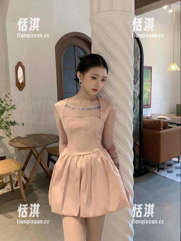 YALAYI雅拉伊-俞青青 YALAYI雅拉伊 - 当俞青青的裤里丝写真分享遇上幽默,笑点满满,保证让你捧腹大笑!