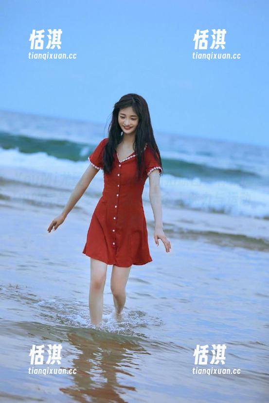 YouMi尤蜜荟 - 田冰冰私拍原图：体操服中的完美身姿，尽情展示个人魅力与运动精神。