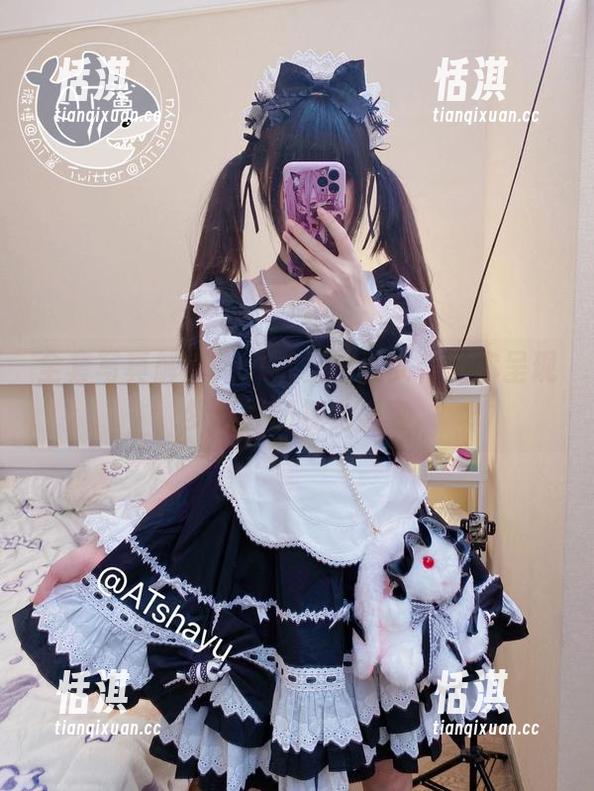 全套写真解锁，at鲨鱼白丝女仆为你呈现梦幻般的视觉盛宴