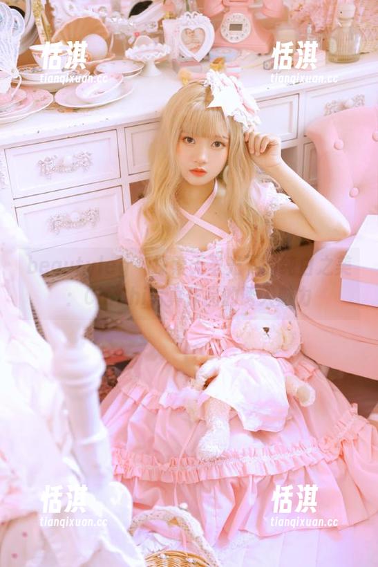 beautyleg - 探索无圣光下的纯白之美：ChiChi写真作品的诱人魅力