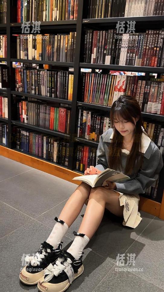 beautyleg - 探索简晓育的优雅之旅：最新礼服写真作品集悉数登场