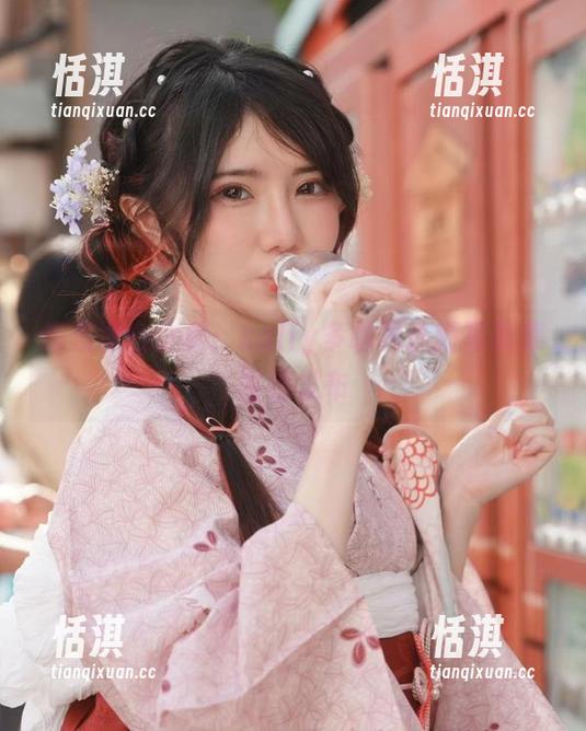 探索黑白之美：sally多啦雪最新写真集重磅发布
