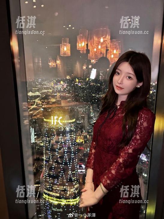一小央泽 颠覆传统时尚的最新图册:一小央泽的套装风格大解析!