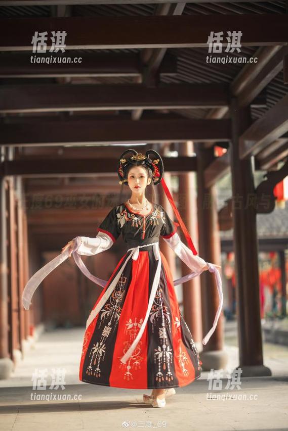三度69巫女的迷人写真套图，融合古风与现代的视觉盛宴