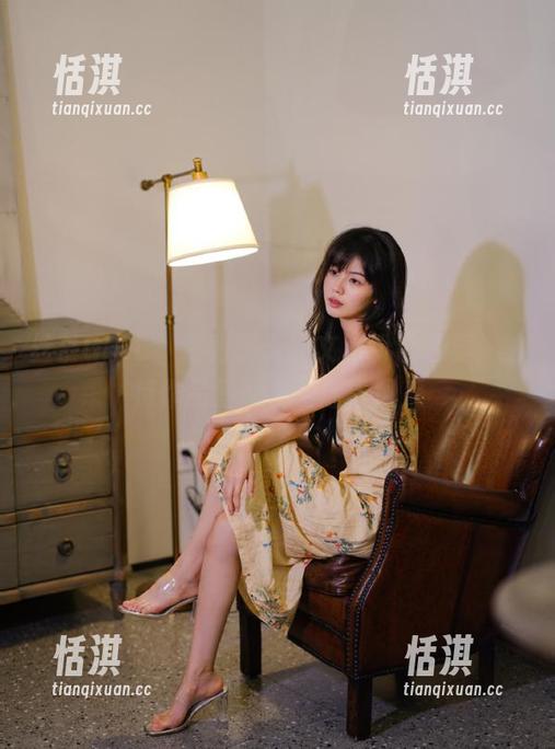 丝慕GIRL - 福利满满的文欣粉色写真，独特作品呈现她的迷人风采