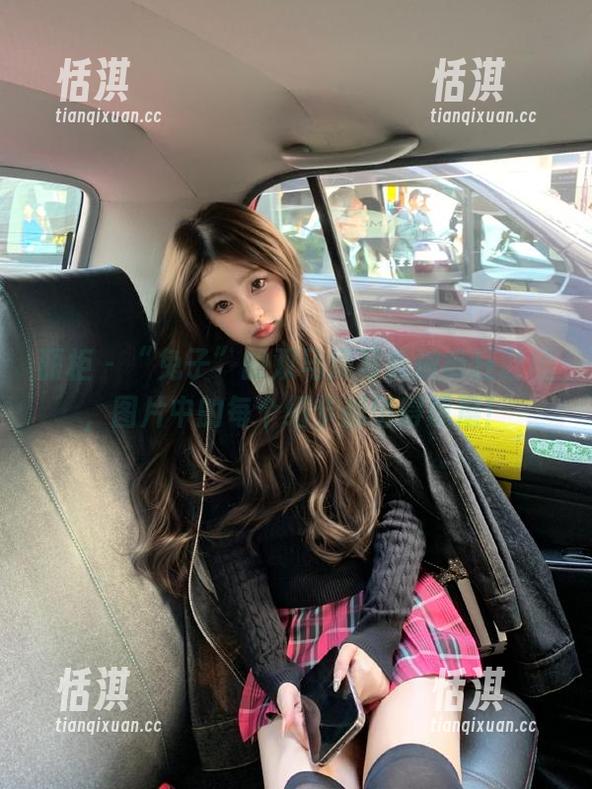 丽柜 - “兔子”的双马尾写真被疯狂吐槽，图片中的每个细节都值得琢磨！