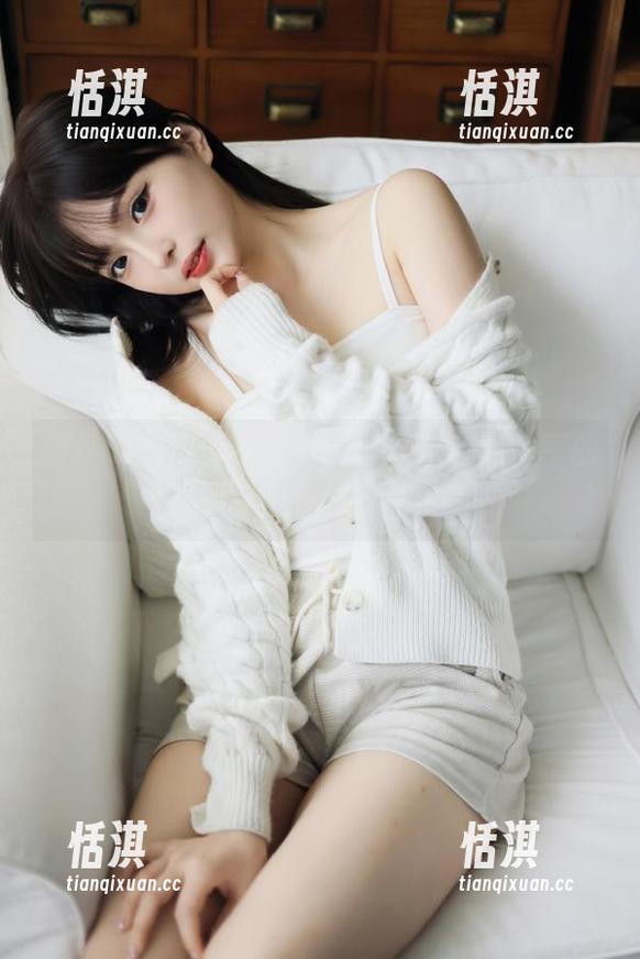 丽柜 - 小璐璐女王写真，带来美图分享的无尽遐想与灵感！