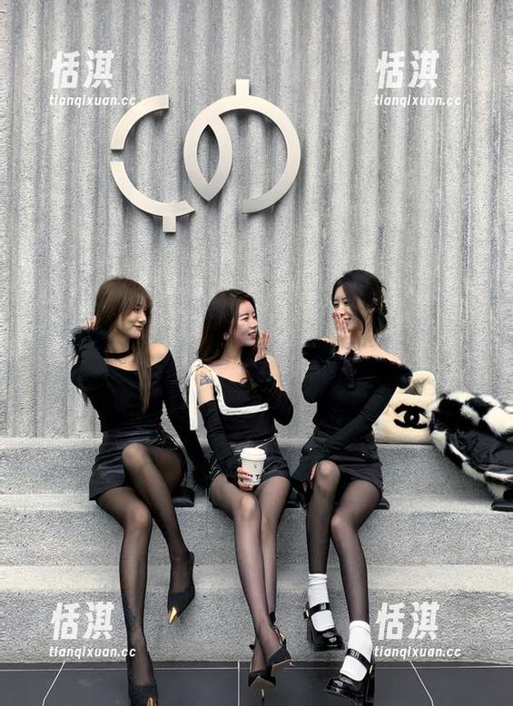 丽柜-晴晴 丽柜 - 新鲜出炉!晴晴女神写真套图更新,开启你的视觉盛宴!