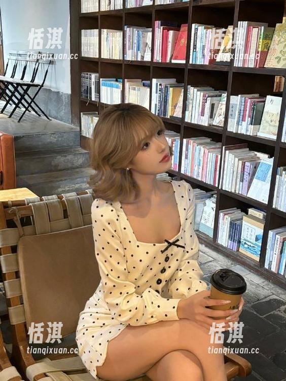 丽柜-美美 丽柜 - 美美浪漫万圣节:精美图片展现她的创意作品与独特风格