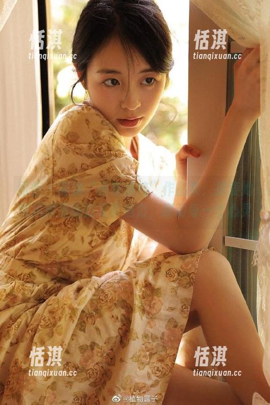 丽柜-语寒 丽柜 - 高清“语寒清纯”作品集:探索她如风般清新的写真魅力,感动每一个心灵