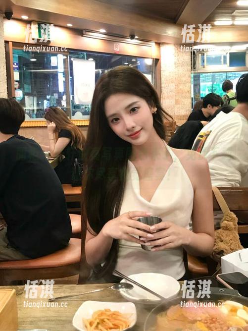 丽柜 - 轩轩油亮写真图包来了，免费下载让你尽享视觉盛宴！