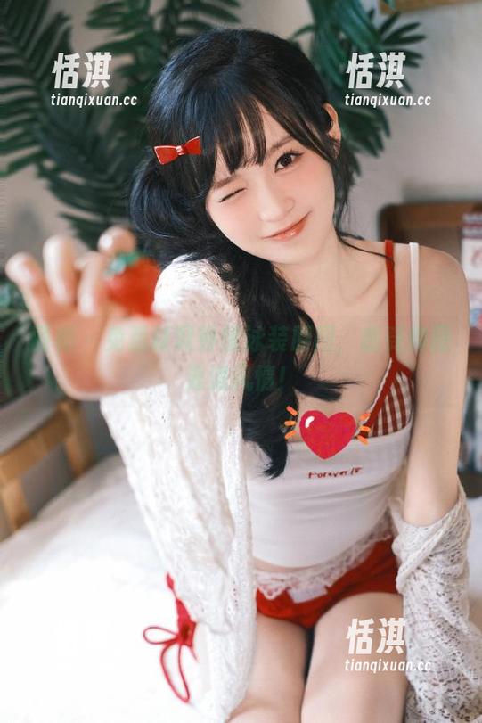 丽柜 - 免费获取钟情泳装原图，感受绚丽海滩风情！
