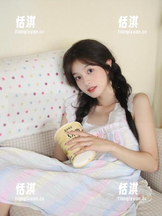 丽柜-钟晴 丽柜 - 美丽钟晴红裙图片:10张原图带你领略她的风采