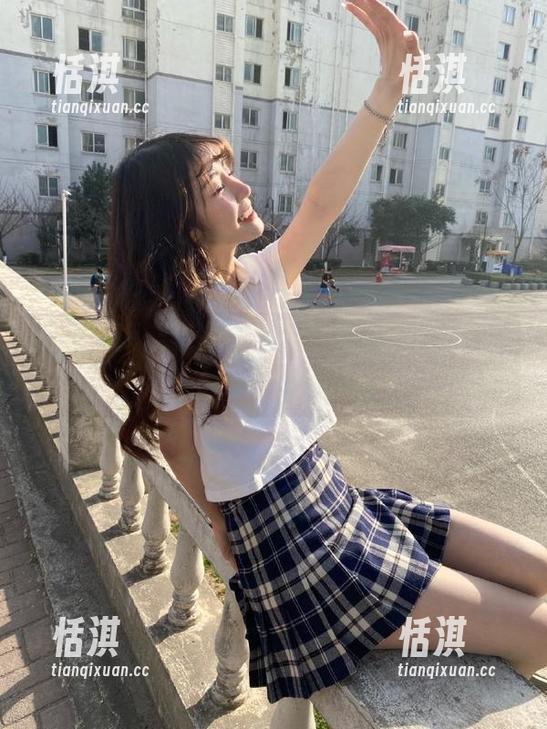 丽柜-雪糕 丽柜 - 雪糕带来的裸足作品精选,完美诠释自然与美的结合