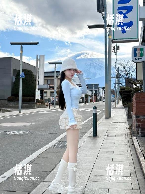 丽柜 - 探秘韩雪私房女友作品，感受不一样的艺术魅力与风格