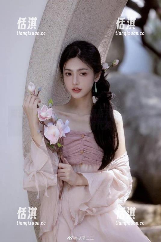 微密圈 - 于芷晴绷带缠满系列合集：打破传统，展现现代美